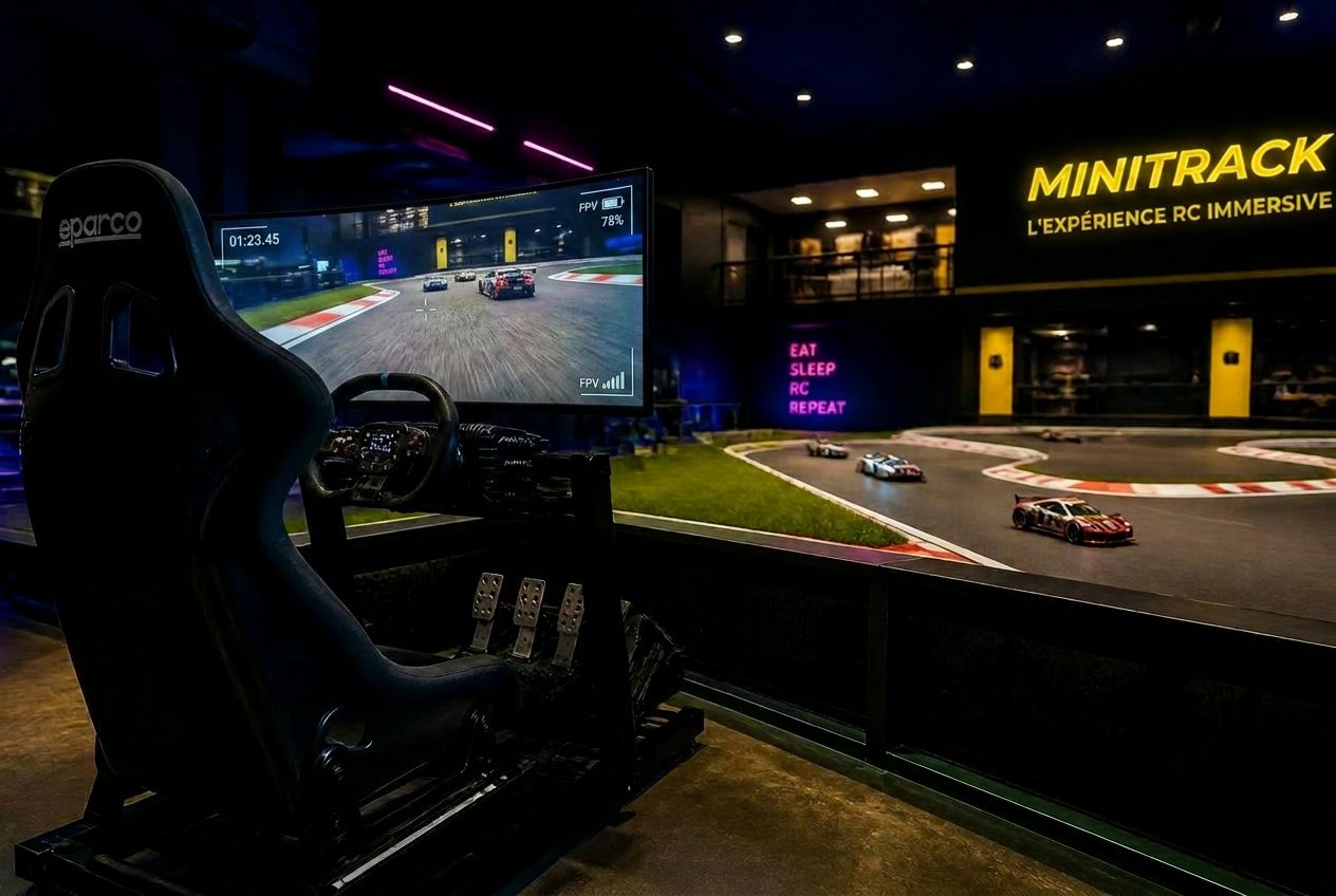 Cockpit de pilotage face à un circuit RC, concept MINITRACK PRO